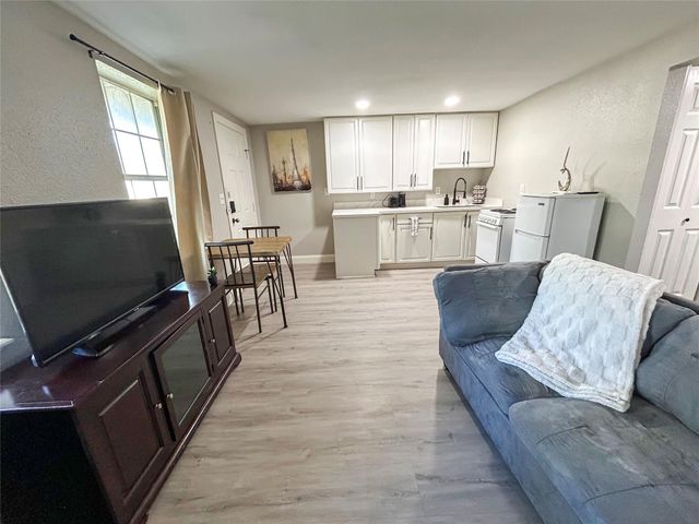 5202 County Road 469, Brazoria, TX 77422