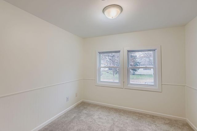 475 Lawson Ave Avenue W, Saint Paul, MN 55117