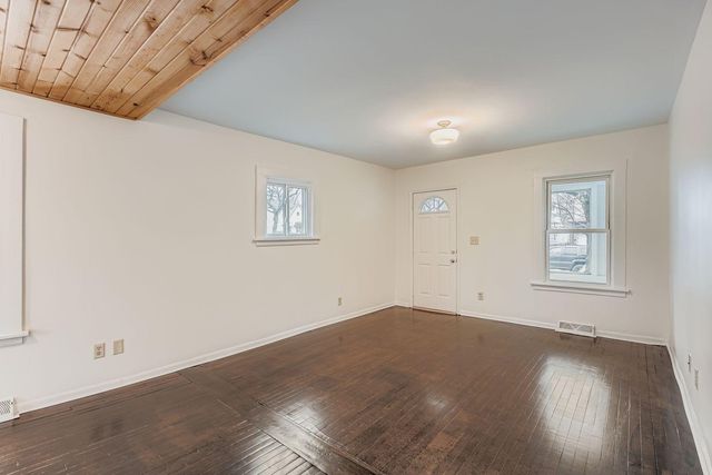 475 Lawson Ave Avenue W, Saint Paul, MN 55117