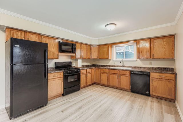 475 Lawson Ave Avenue W, Saint Paul, MN 55117