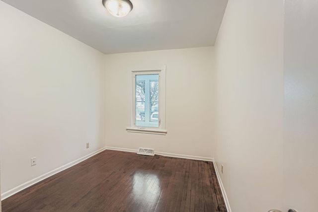 475 Lawson Ave Avenue W, Saint Paul, MN 55117