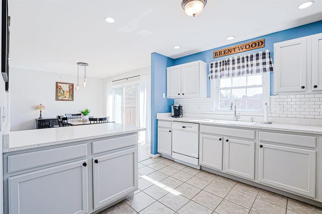 8 Windsor Lane, Brentwood, NH 03833