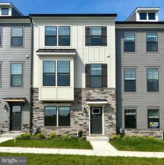 709 COMPASS WAY, Frederick, MD 21701