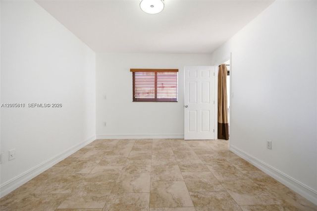 561 SW 87th Ct, Miami, FL 33174