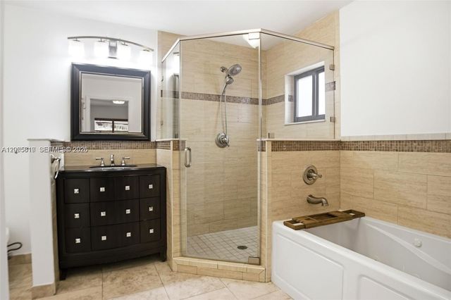 561 SW 87th Ct, Miami, FL 33174