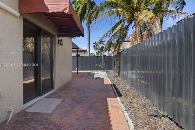 561 SW 87th Ct, Miami, FL 33174