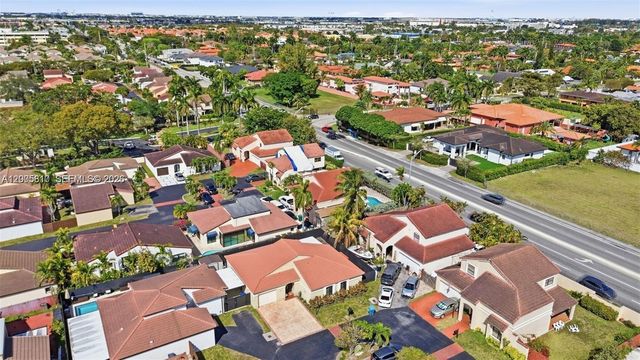 561 SW 87th Ct, Miami, FL 33174
