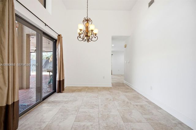 561 SW 87th Ct, Miami, FL 33174