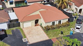 561 SW 87th Ct, Miami, FL 33174