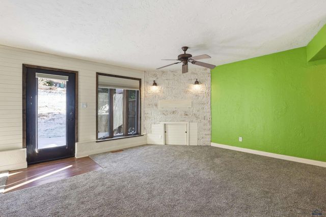 4223 FOOTHILL DR, Rapid City, SD 57702