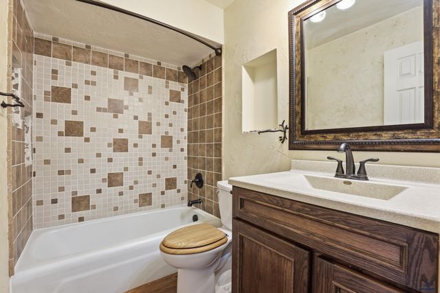 4223 FOOTHILL DR, Rapid City, SD 57702