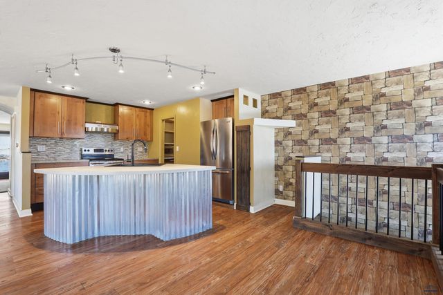 4223 FOOTHILL DR, Rapid City, SD 57702