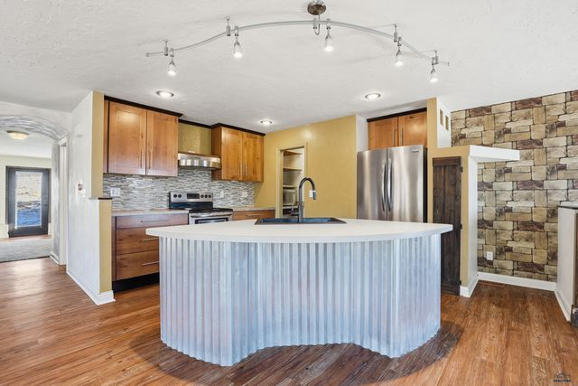 4223 FOOTHILL DR, Rapid City, SD 57702