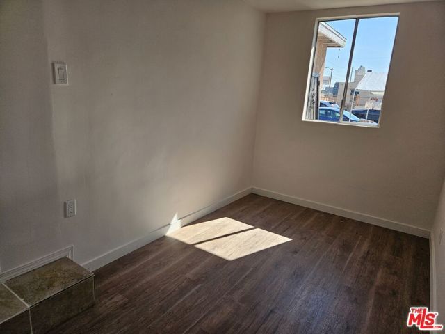 263 E 84th Place, Los Angeles, CA 90003
