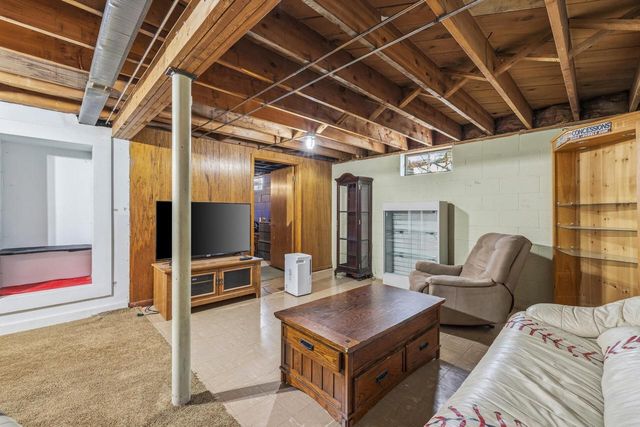 888 6th AVENUE, West Bend, WI 53095