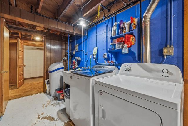 888 6th AVENUE, West Bend, WI 53095