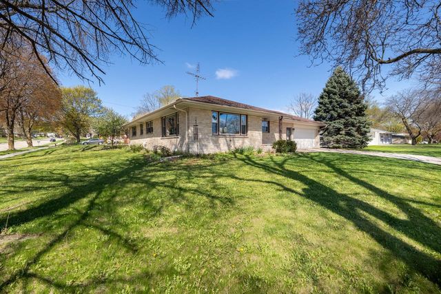 888 6th AVENUE, West Bend, WI 53095