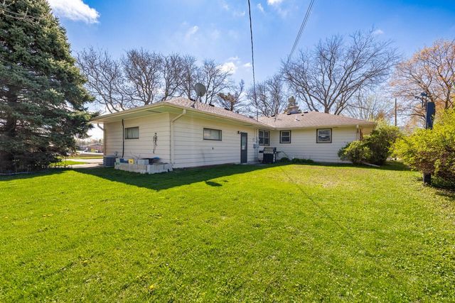 888 6th AVENUE, West Bend, WI 53095