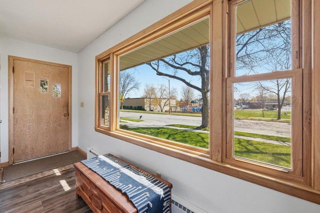 888 6th AVENUE, West Bend, WI 53095