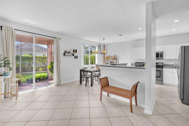 1058 Tupelo Way, Weston, FL 33327