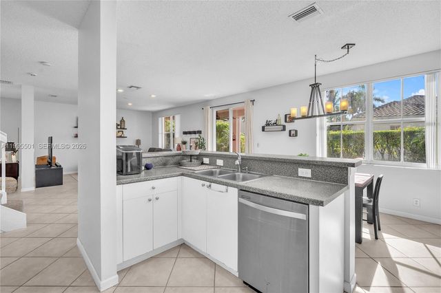 1058 Tupelo Way, Weston, FL 33327