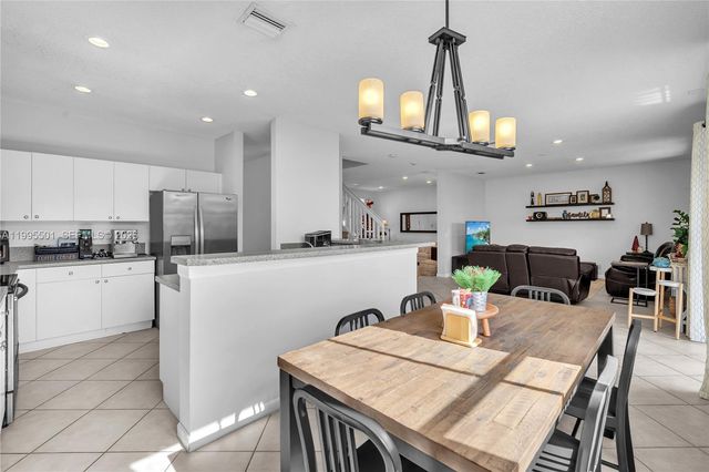 1058 Tupelo Way, Weston, FL 33327