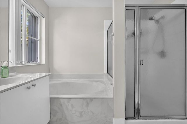 1058 Tupelo Way, Weston, FL 33327