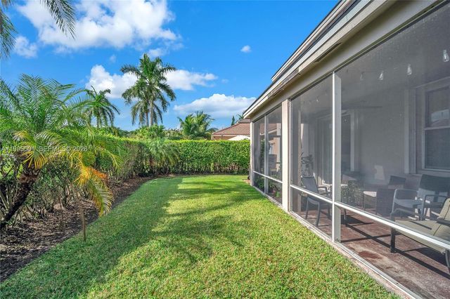 1058 Tupelo Way, Weston, FL 33327