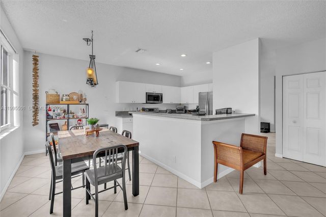 1058 Tupelo Way, Weston, FL 33327