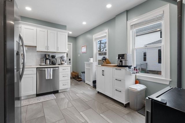 11 Richard St, Saugus, MA 01906