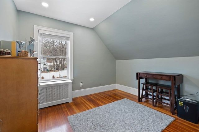 11 Richard St, Saugus, MA 01906