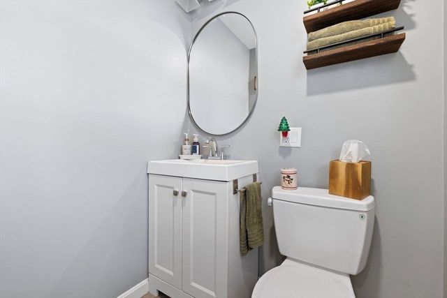 11 Richard St, Saugus, MA 01906