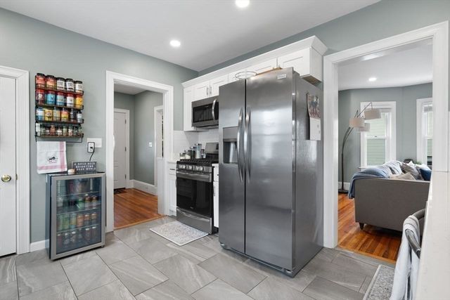 11 Richard St, Saugus, MA 01906