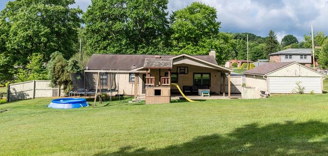 142 Emmet Dr, Chippewa Twp, PA 15010
