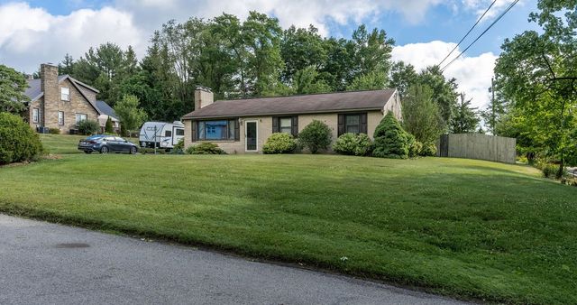 142 Emmet Dr, Chippewa Twp, PA 15010