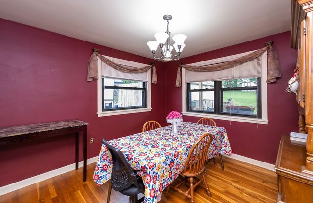 142 Emmet Dr, Chippewa Twp, PA 15010
