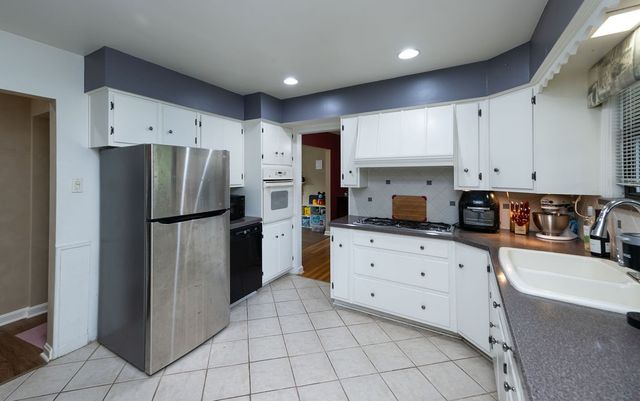 142 Emmet Dr, Chippewa Twp, PA 15010