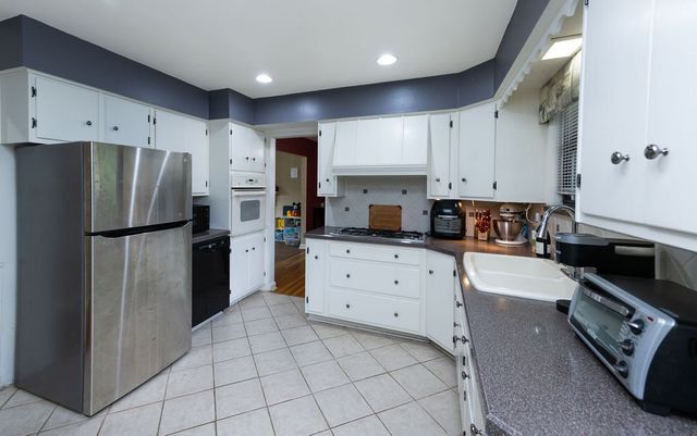 142 Emmet Dr, Chippewa Twp, PA 15010