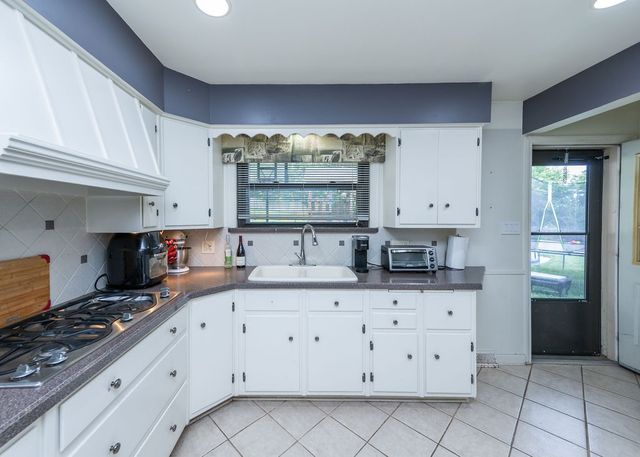 142 Emmet Dr, Chippewa Twp, PA 15010