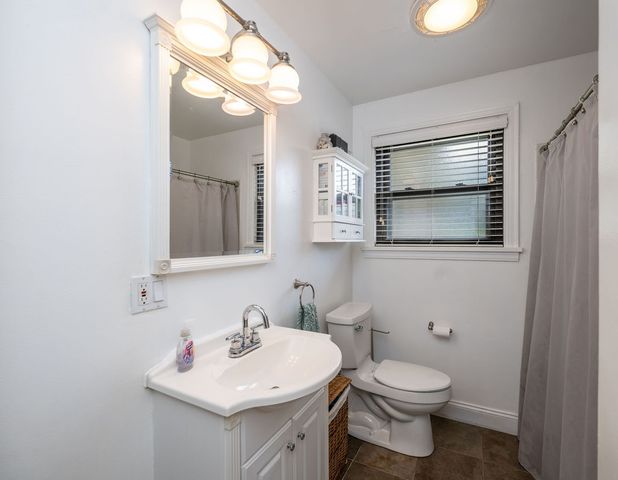 142 Emmet Dr, Chippewa Twp, PA 15010
