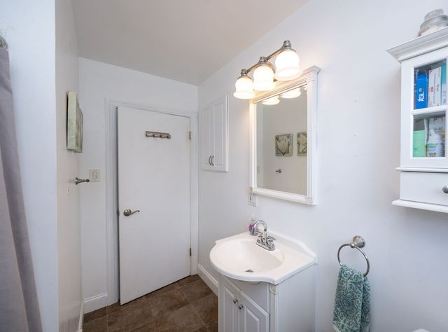 142 Emmet Dr, Chippewa Twp, PA 15010