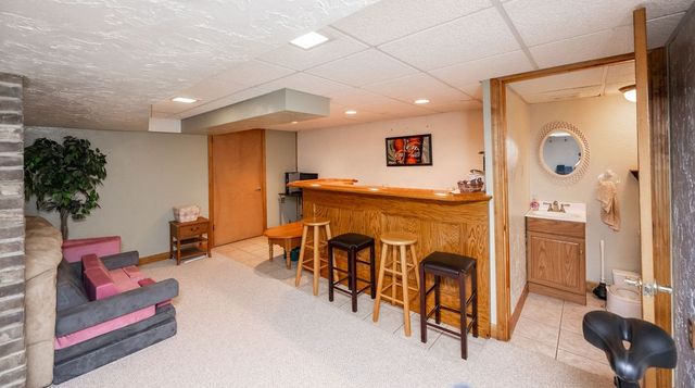 142 Emmet Dr, Chippewa Twp, PA 15010