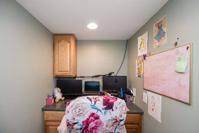142 Emmet Dr, Chippewa Twp, PA 15010