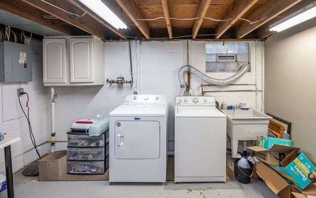 142 Emmet Dr, Chippewa Twp, PA 15010