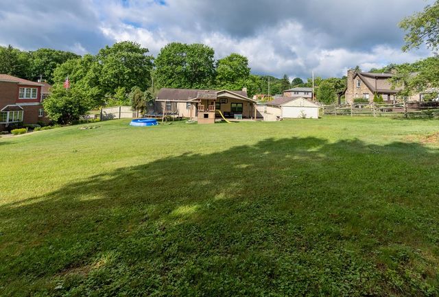 142 Emmet Dr, Chippewa Twp, PA 15010