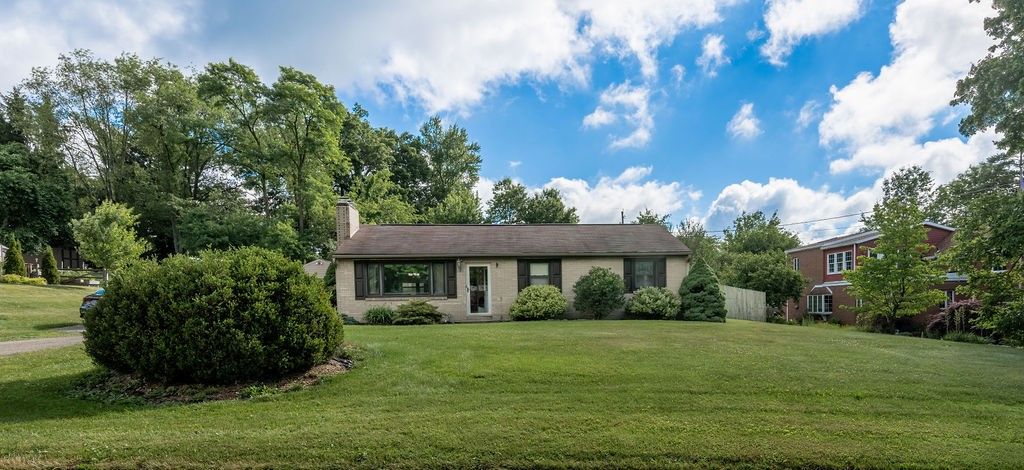 142 Emmet Dr, Chippewa Twp, PA 15010