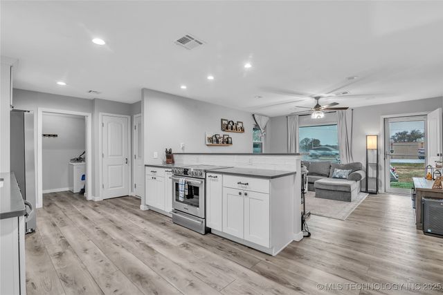 321 N Gilbert Avenue, Cleveland, OK 74020