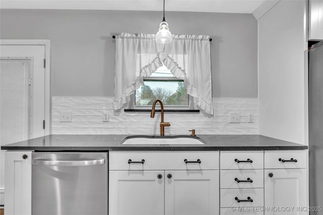 321 N Gilbert Avenue, Cleveland, OK 74020