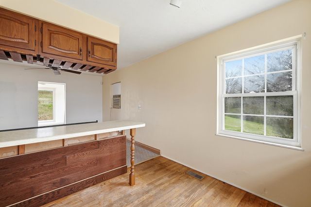 1125 W Main Street, Milton, WV 25541