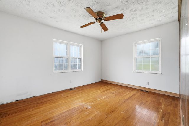 1125 W Main Street, Milton, WV 25541